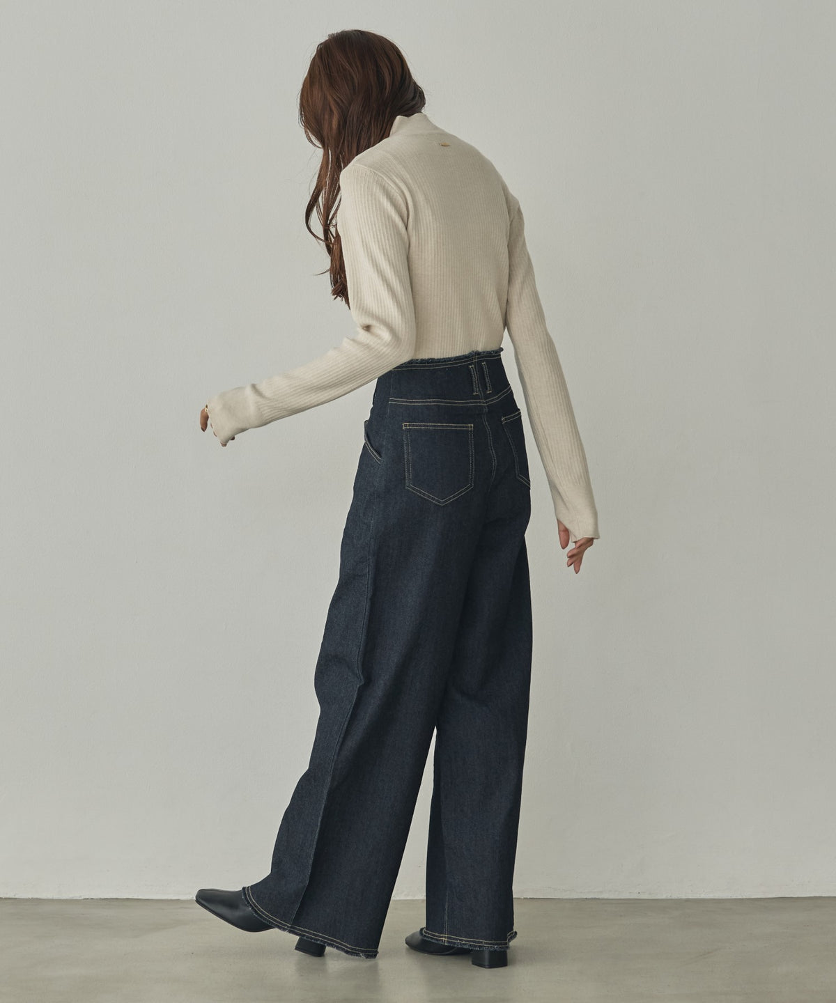 [ANTI-STATIC] YAWAMOCHI YARN THUMB-HOLE HIGH-NECK KNIT