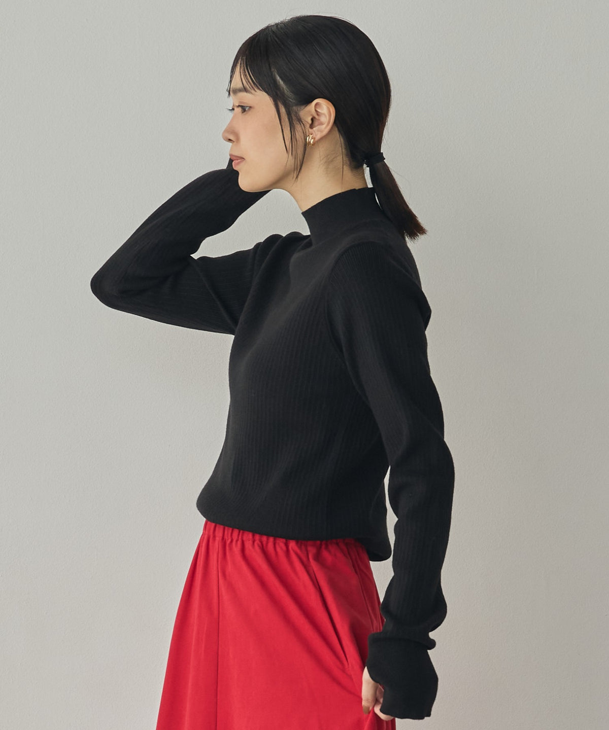 [ANTI-STATIC] YAWAMOCHI YARN THUMB-HOLE HIGH-NECK KNIT