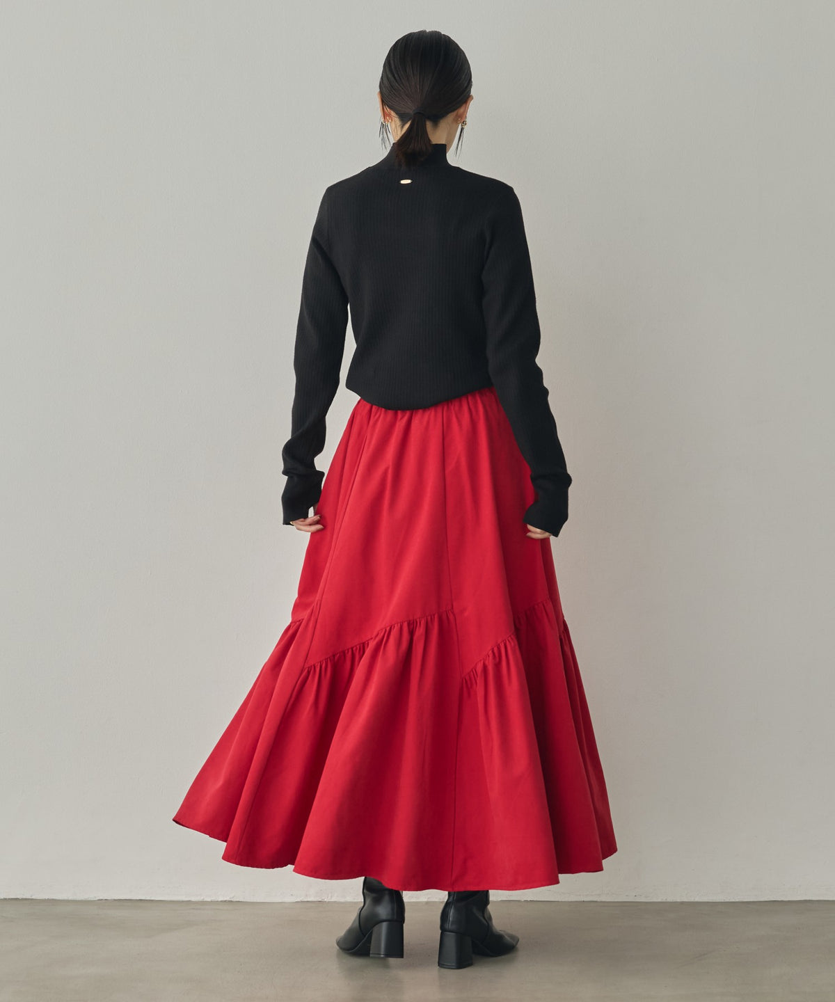 [ANTI-STATIC] YAWAMOCHI YARN THUMB-HOLE HIGH-NECK KNIT