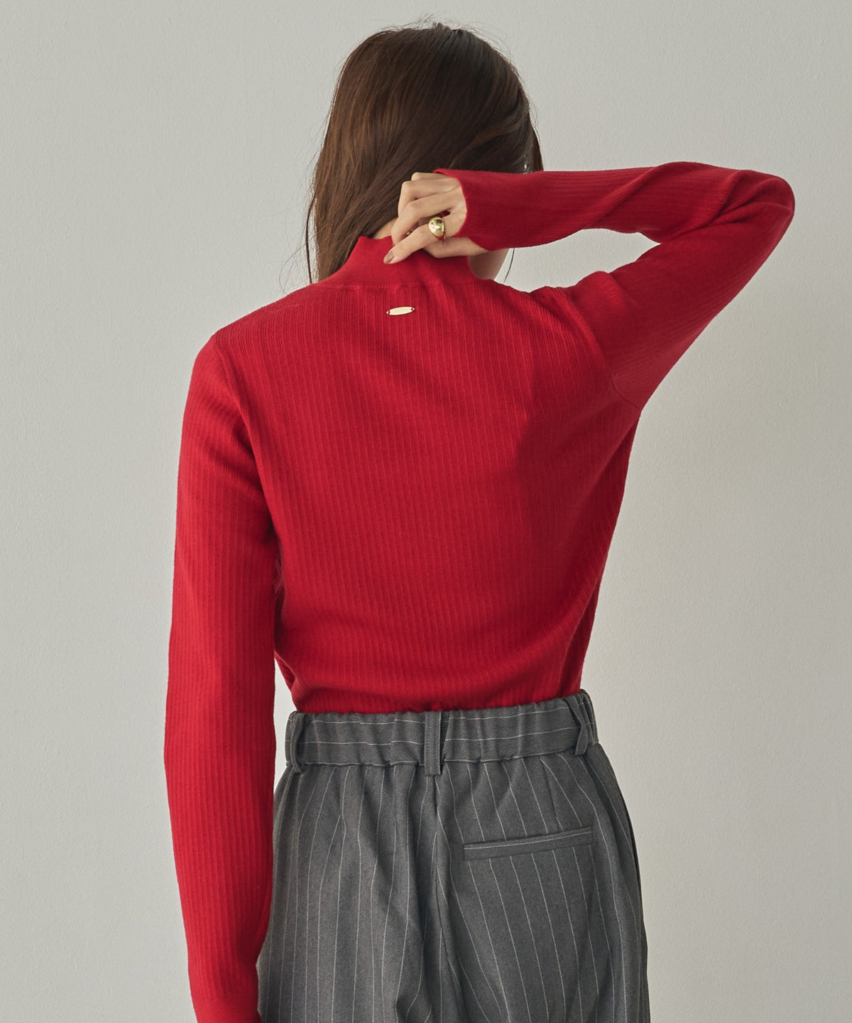 [ANTI-STATIC] YAWAMOCHI YARN THUMB-HOLE HIGH-NECK KNIT