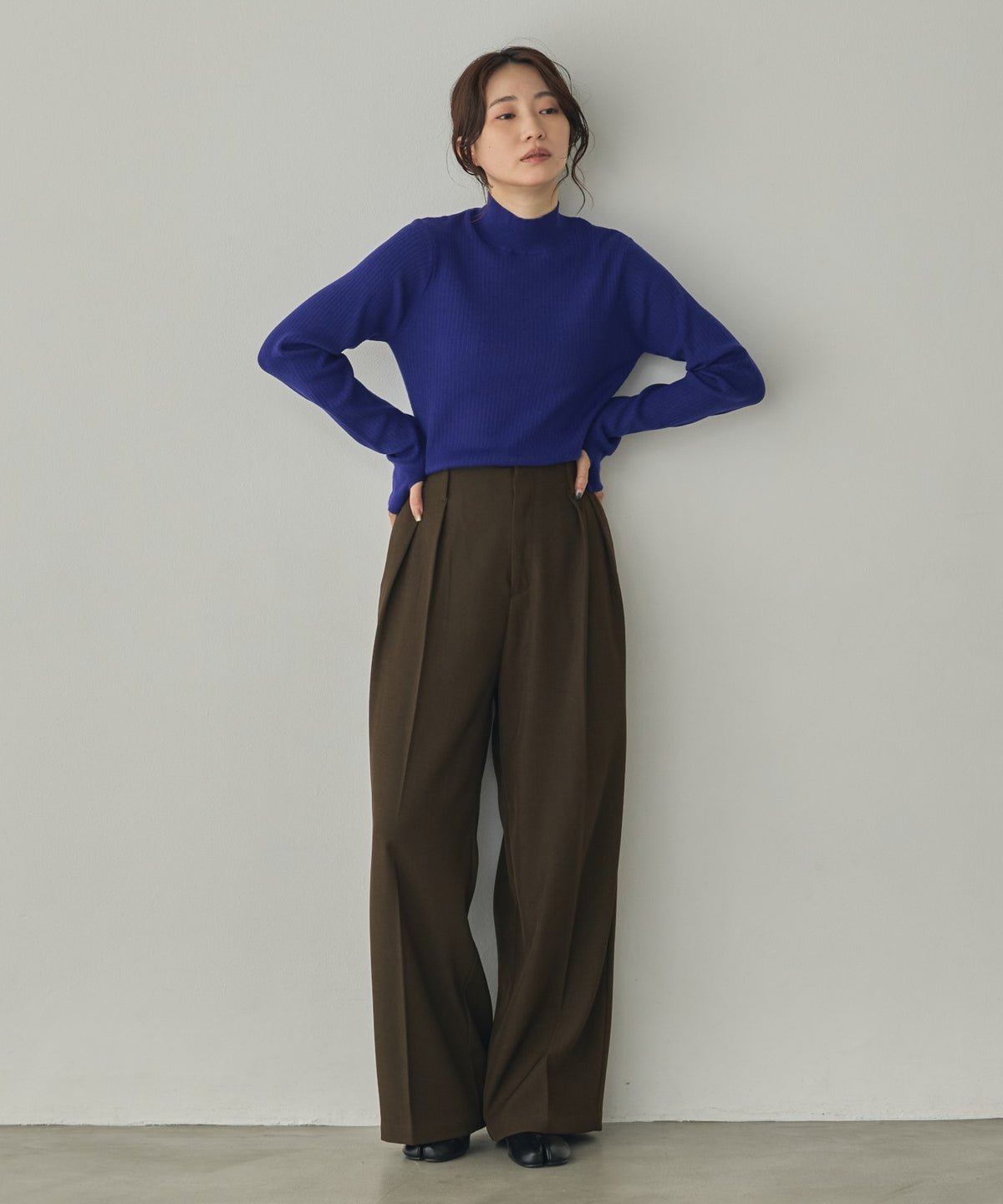 [ANTI-STATIC] YAWAMOCHI YARN THUMB-HOLE HIGH-NECK KNIT