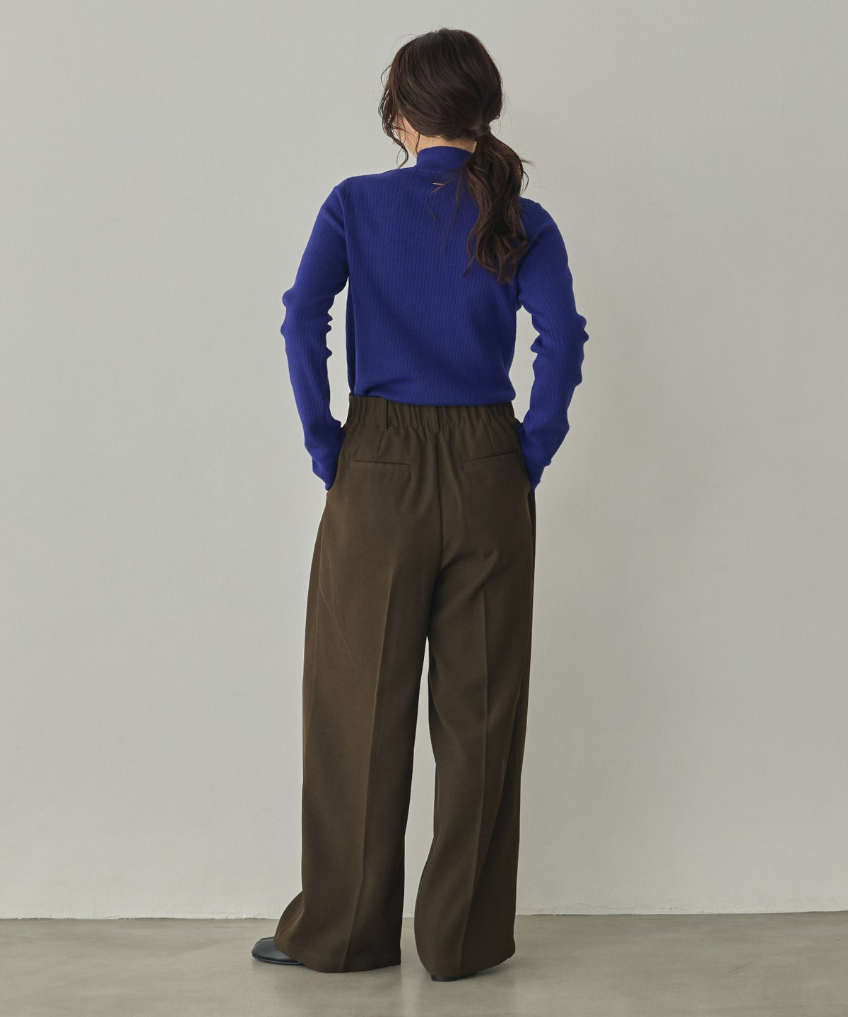 [ANTI-STATIC] YAWAMOCHI YARN THUMB-HOLE HIGH-NECK KNIT