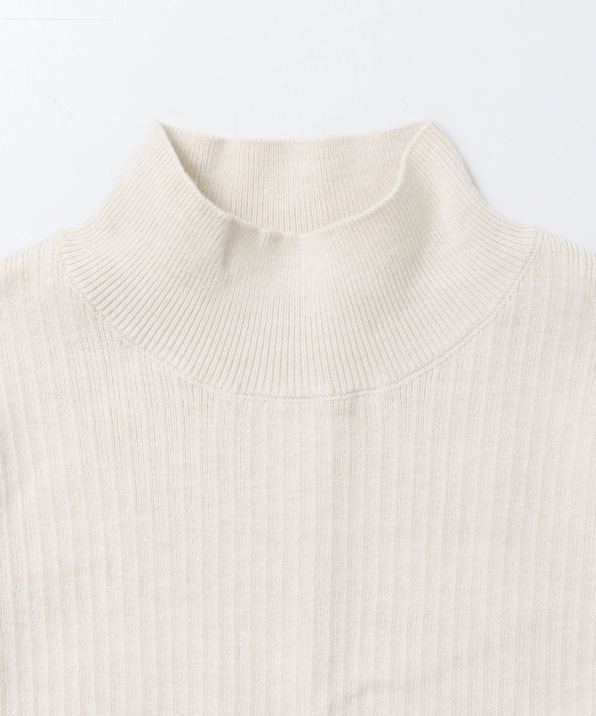 [ANTI-STATIC] YAWAMOCHI YARN THUMB-HOLE HIGH-NECK KNIT