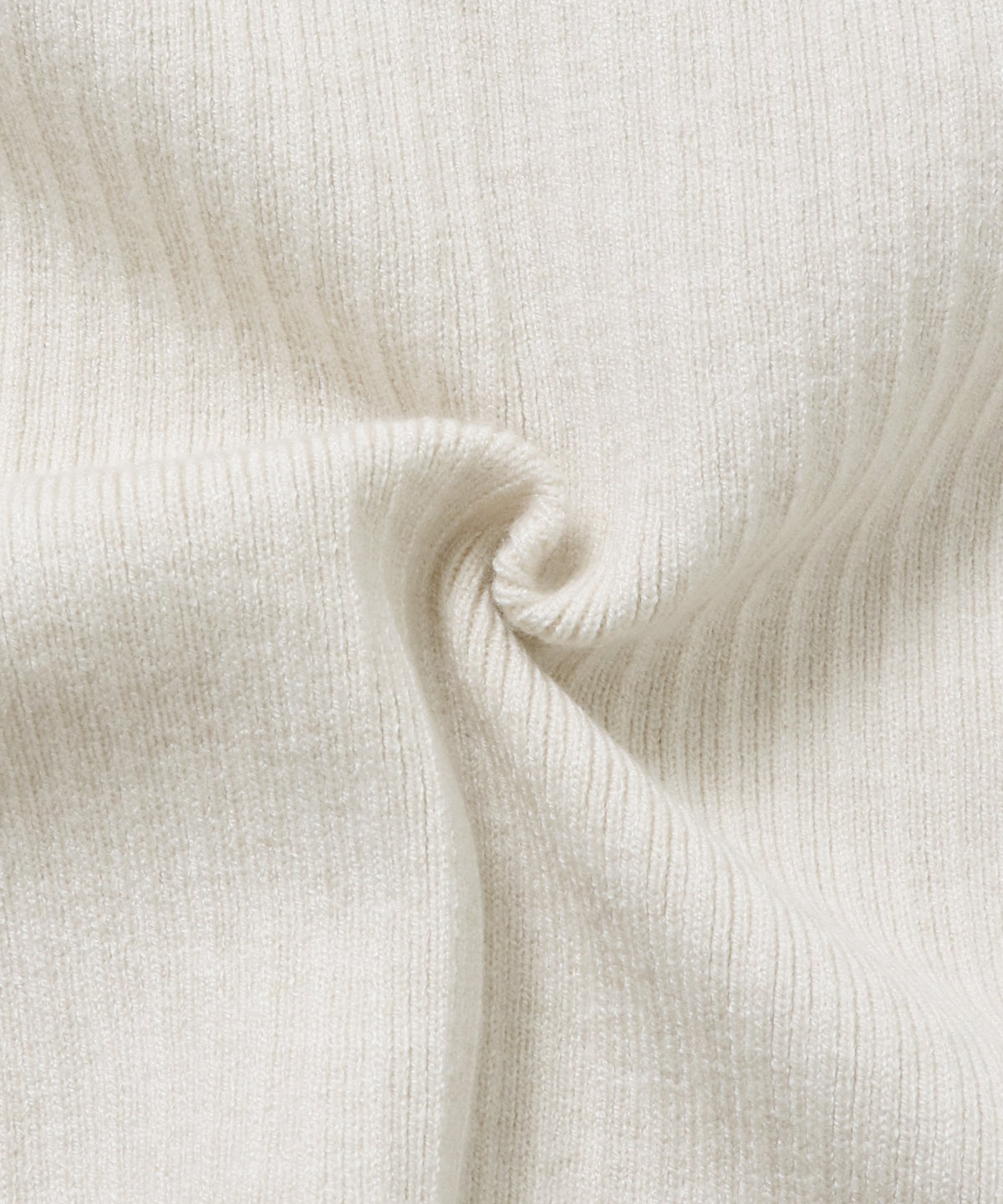 [ANTI-STATIC] YAWAMOCHI YARN THUMB-HOLE HIGH-NECK KNIT