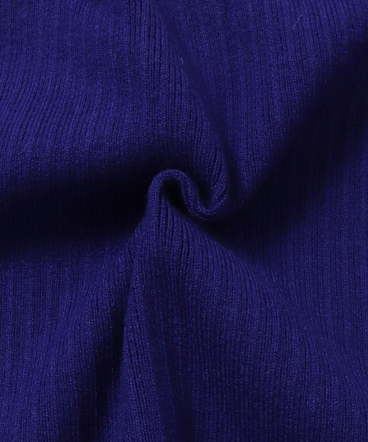 [ANTI-STATIC] YAWAMOCHI YARN THUMB-HOLE HIGH-NECK KNIT