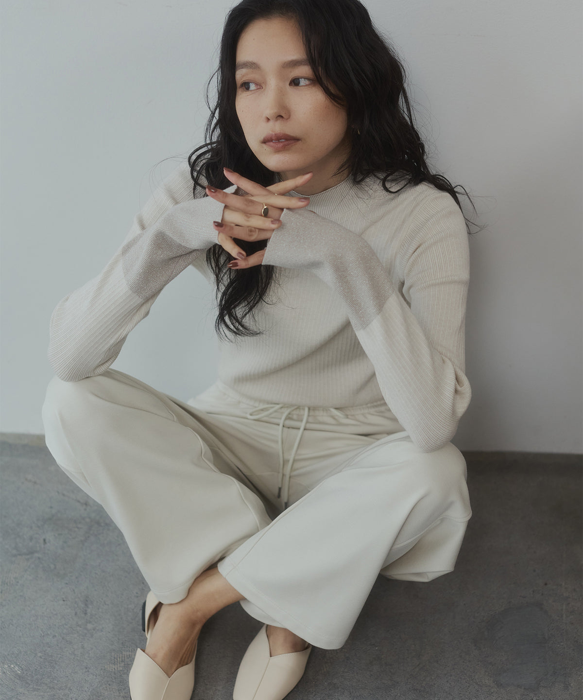 [ANTI-STATIC] YAWAMOCHI YARN RIBBED COLOR-BLOCKED THUMBHOLE HIGH-NECK KNIT