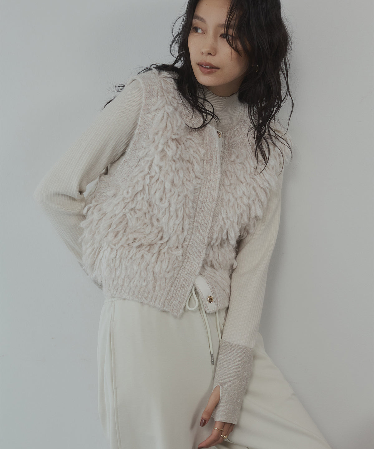 [ANTI-STATIC] YAWAMOCHI YARN RIBBED COLOR-BLOCKED THUMBHOLE HIGH-NECK KNIT