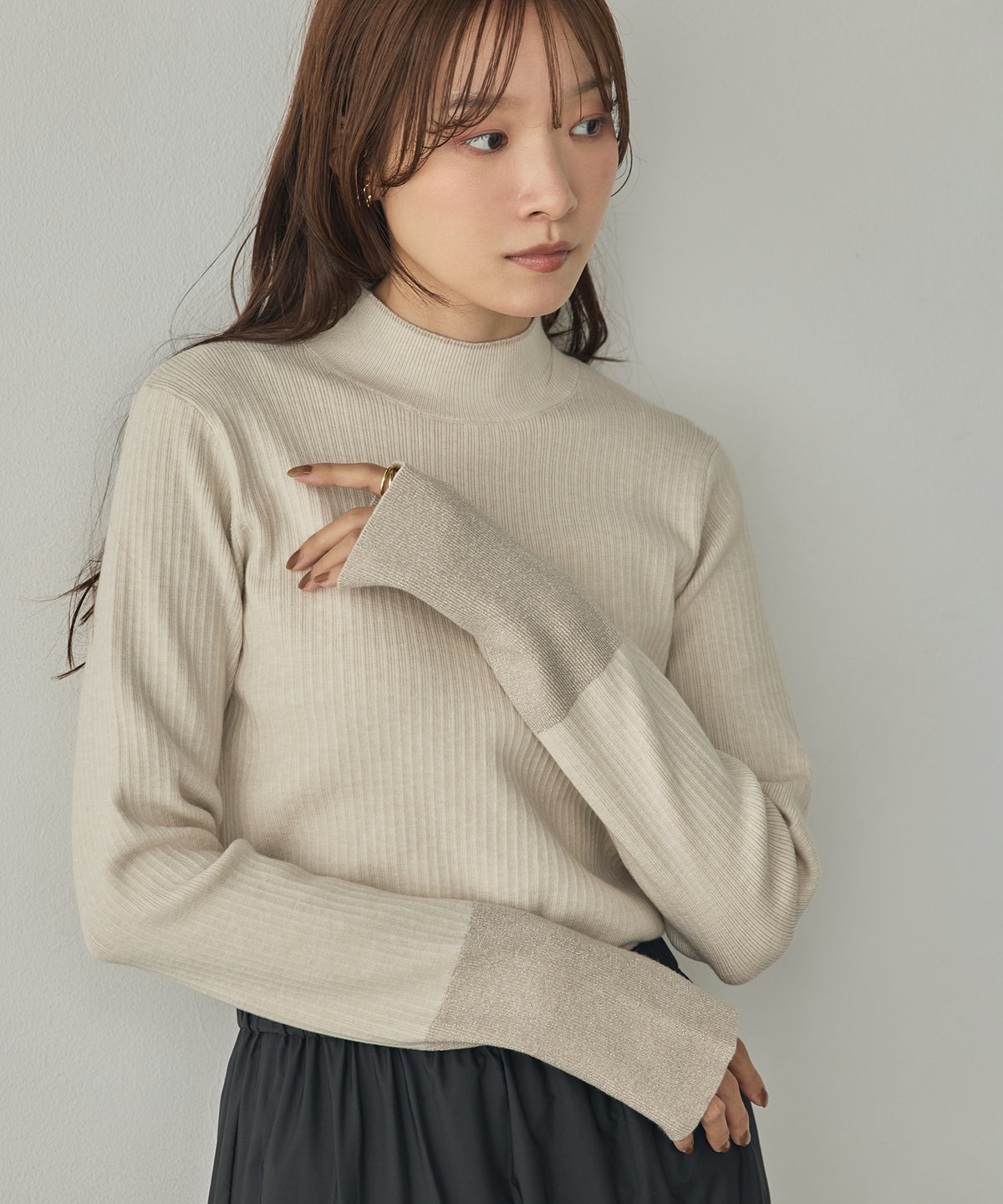 [ANTI-STATIC] YAWAMOCHI YARN RIBBED COLOR-BLOCKED THUMBHOLE HIGH-NECK KNIT