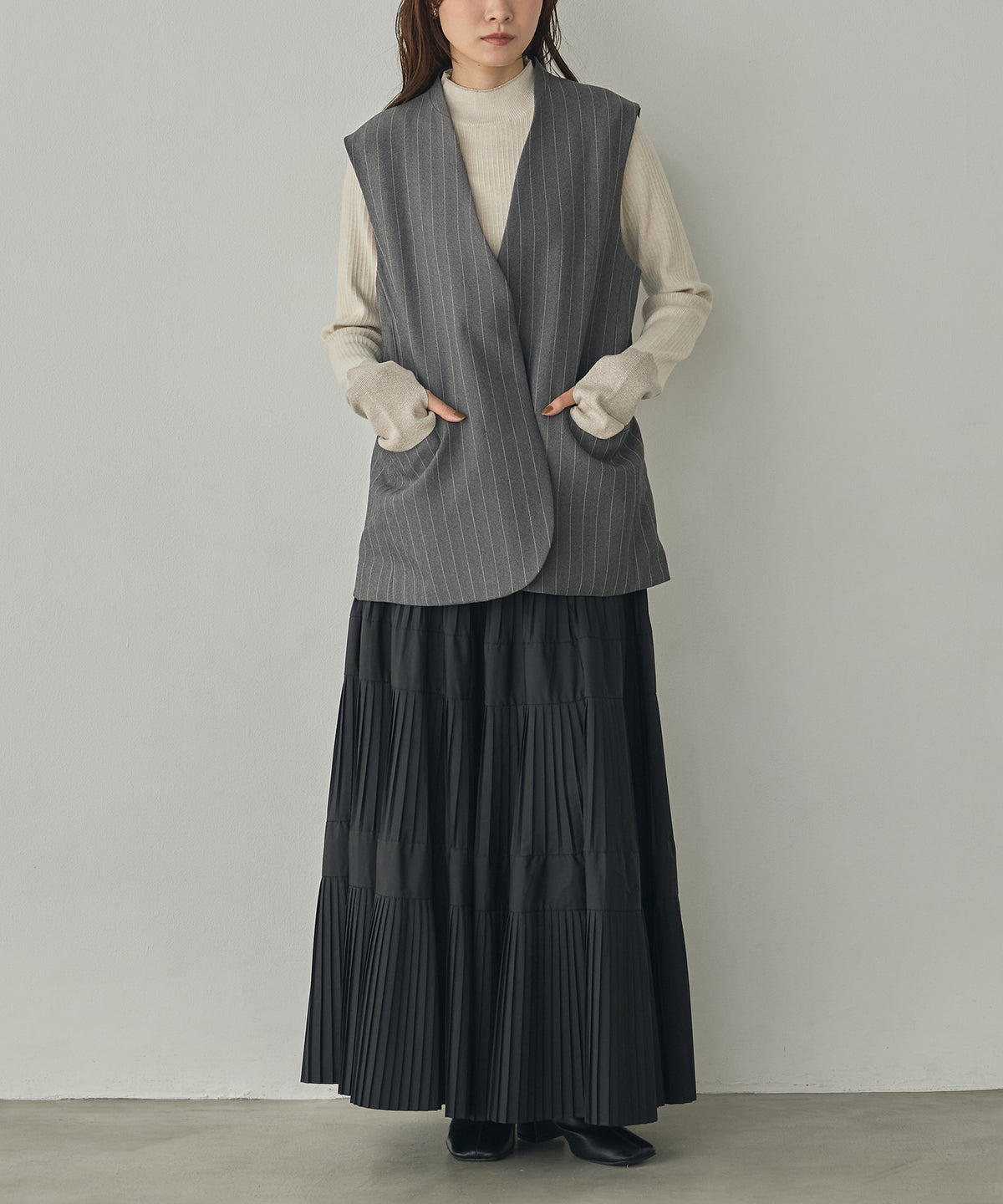 [ANTI-STATIC] YAWAMOCHI YARN RIBBED COLOR-BLOCKED THUMBHOLE HIGH-NECK KNIT