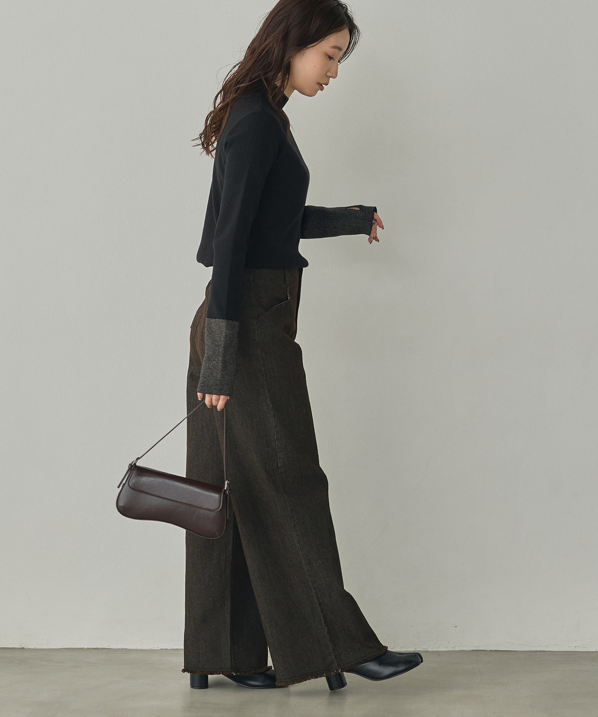 [ANTI-STATIC] YAWAMOCHI YARN RIBBED COLOR-BLOCKED THUMBHOLE HIGH-NECK KNIT