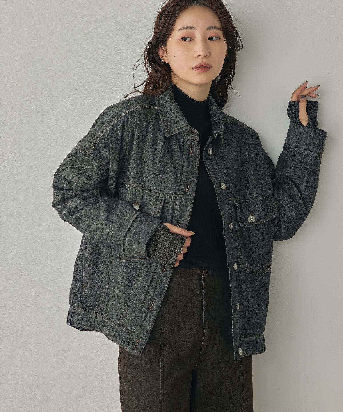 [ANTI-STATIC] YAWAMOCHI YARN RIBBED COLOR-BLOCKED THUMBHOLE HIGH-NECK KNIT