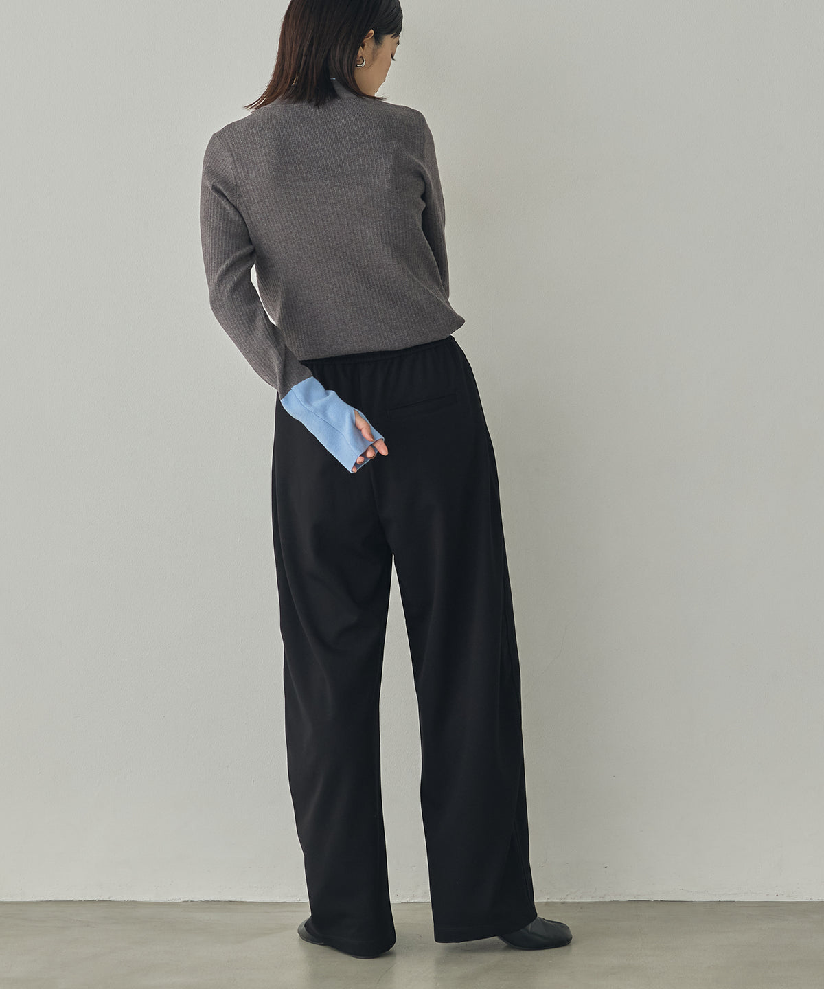 [ANTI-STATIC] YAWAMOCHI YARN RIBBED COLOR-BLOCKED THUMBHOLE HIGH-NECK KNIT