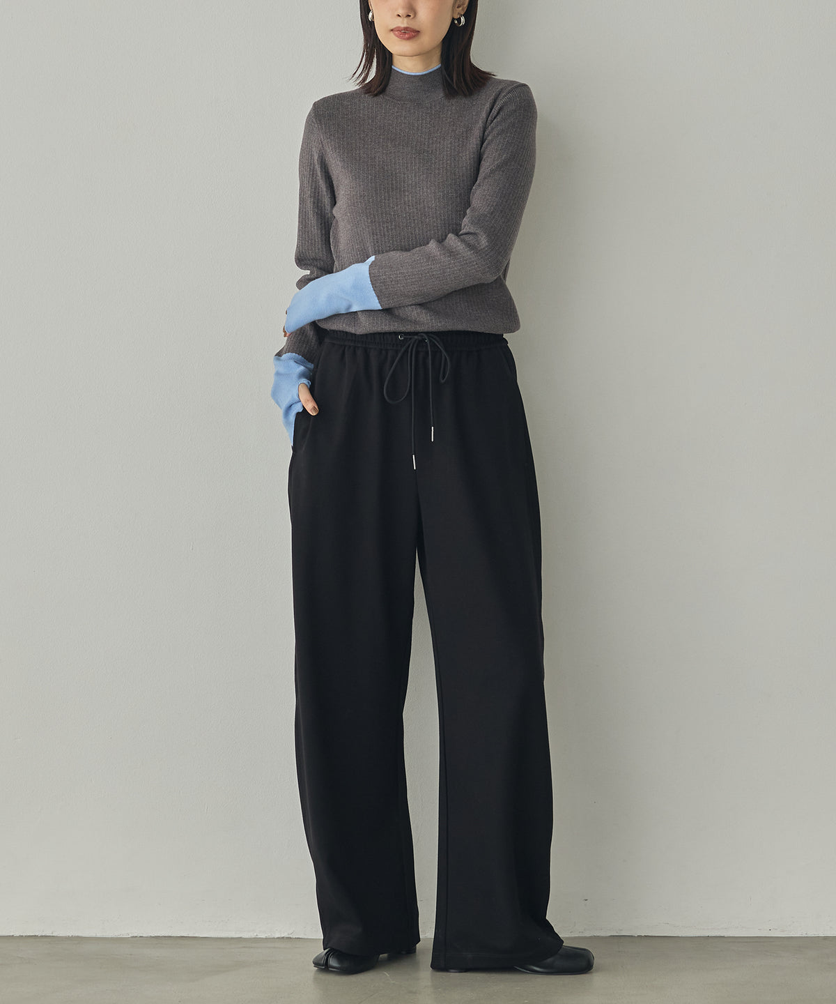 [ANTI-STATIC] YAWAMOCHI YARN RIBBED COLOR-BLOCKED THUMBHOLE HIGH-NECK KNIT