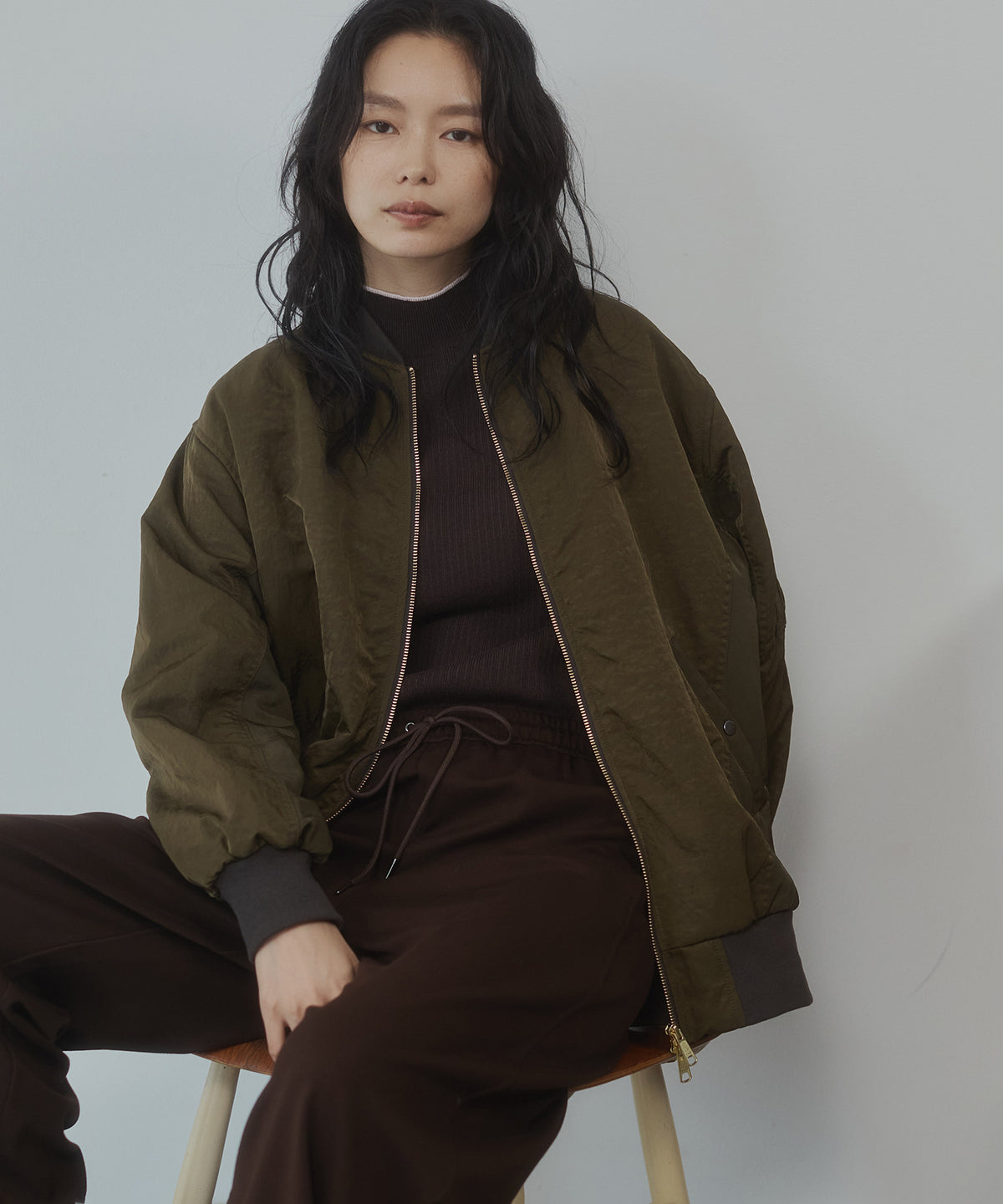 [ANTI-STATIC] YAWAMOCHI YARN RIBBED COLOR-BLOCKED THUMBHOLE HIGH-NECK KNIT