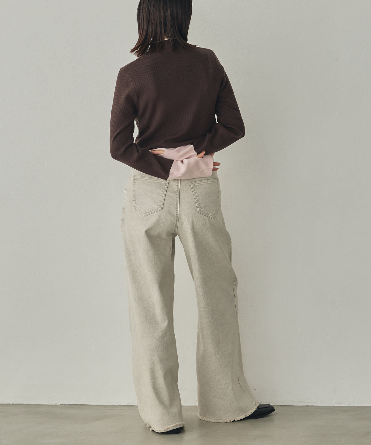 [ANTI-STATIC] YAWAMOCHI YARN RIBBED COLOR-BLOCKED THUMBHOLE HIGH-NECK KNIT