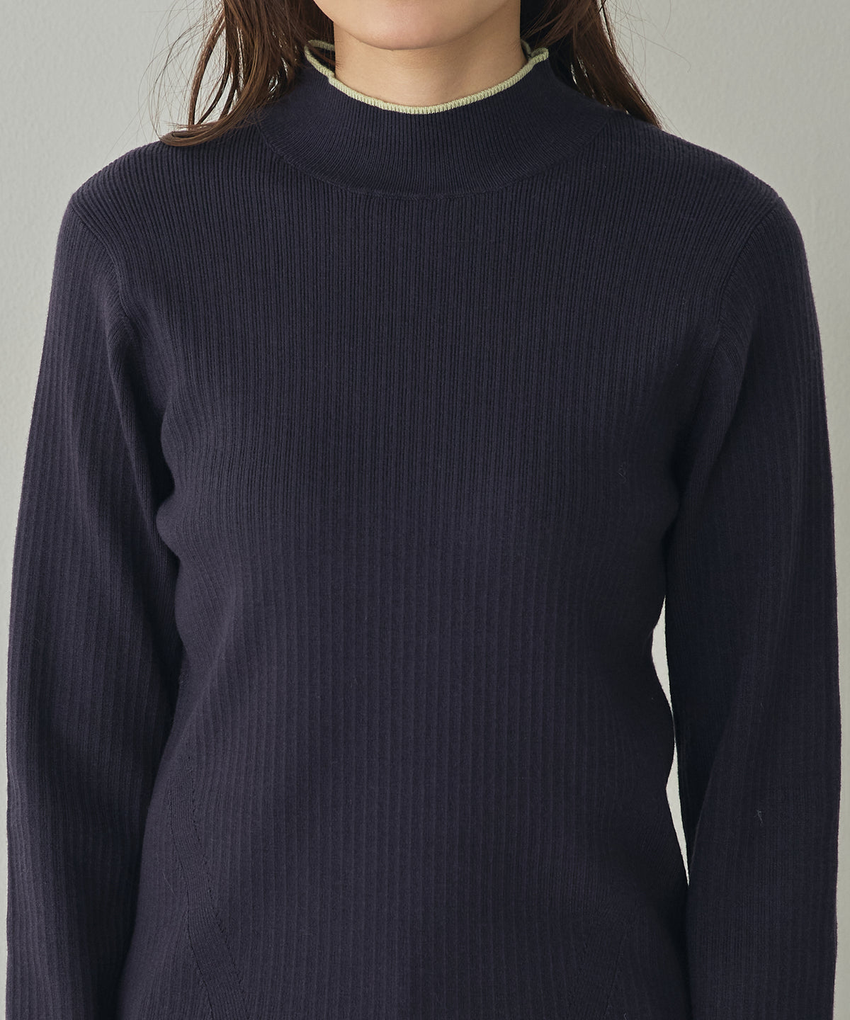 [ANTI-STATIC] YAWAMOCHI YARN RIBBED COLOR-BLOCKED THUMBHOLE HIGH-NECK KNIT