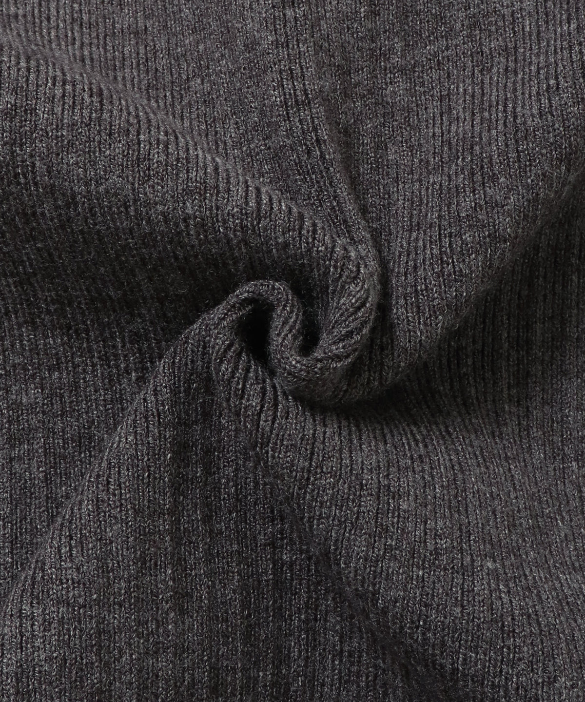 [ANTI-STATIC] YAWAMOCHI YARN RIBBED COLOR-BLOCKED THUMBHOLE HIGH-NECK KNIT