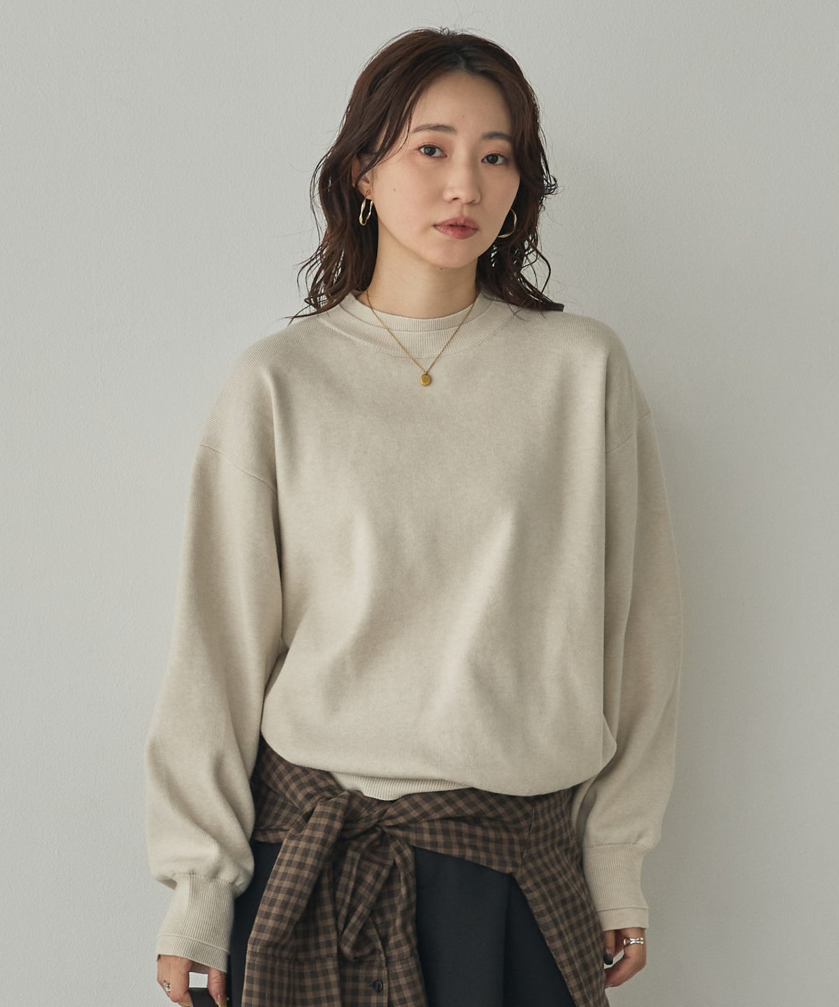 [ANTI-STATIC] YAWAMOCHI YARN CREW-NECK COLOR-BLOCK LAYERED KNIT