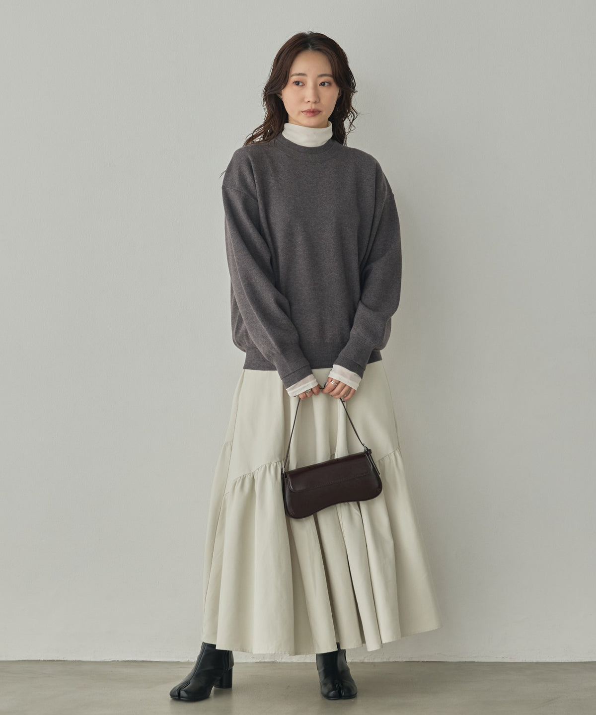 [ANTI-STATIC] YAWAMOCHI YARN CREW-NECK COLOR-BLOCK LAYERED KNIT