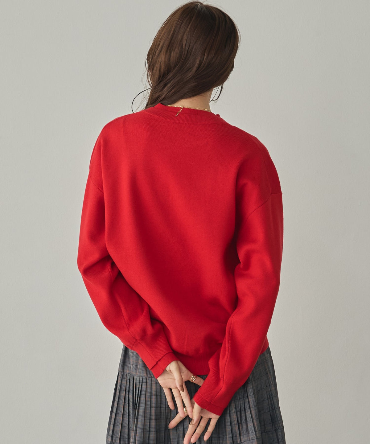 [ANTI-STATIC] YAWAMOCHI YARN CREW-NECK COLOR-BLOCK LAYERED KNIT