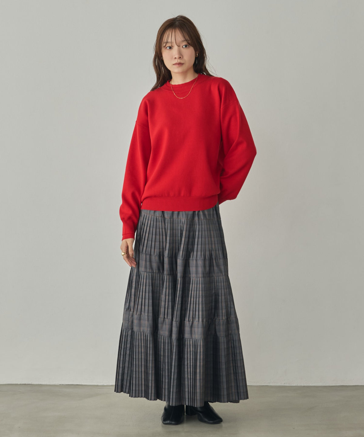 [ANTI-STATIC] YAWAMOCHI YARN CREW-NECK COLOR-BLOCK LAYERED KNIT