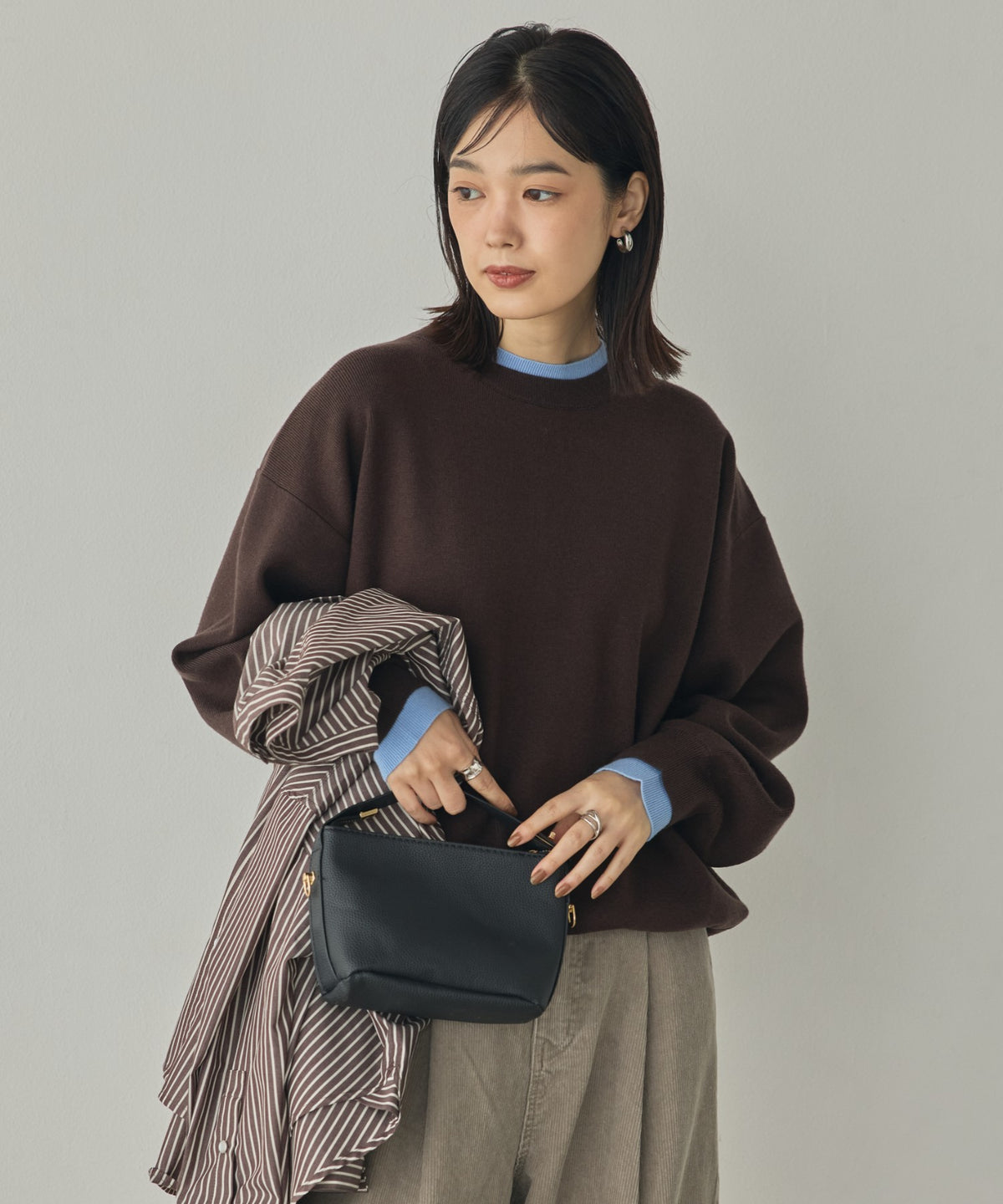 [ANTI-STATIC] YAWAMOCHI YARN CREW-NECK COLOR-BLOCK LAYERED KNIT