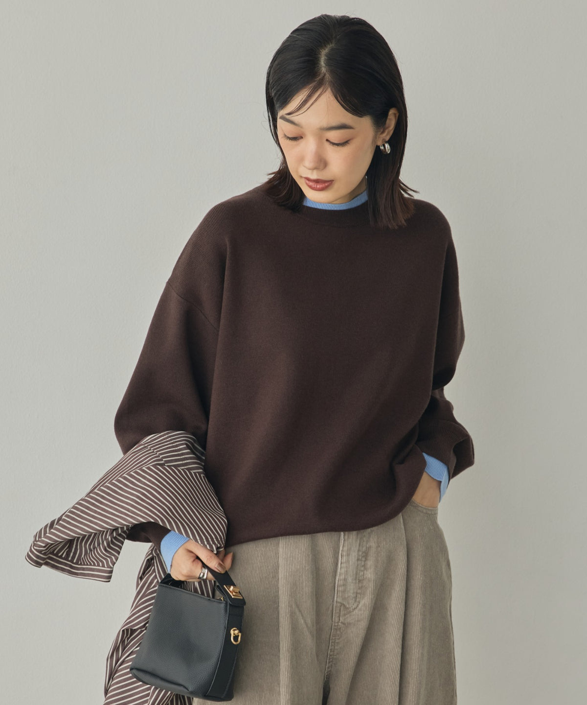 [ANTI-STATIC] YAWAMOCHI YARN CREW-NECK COLOR-BLOCK LAYERED KNIT