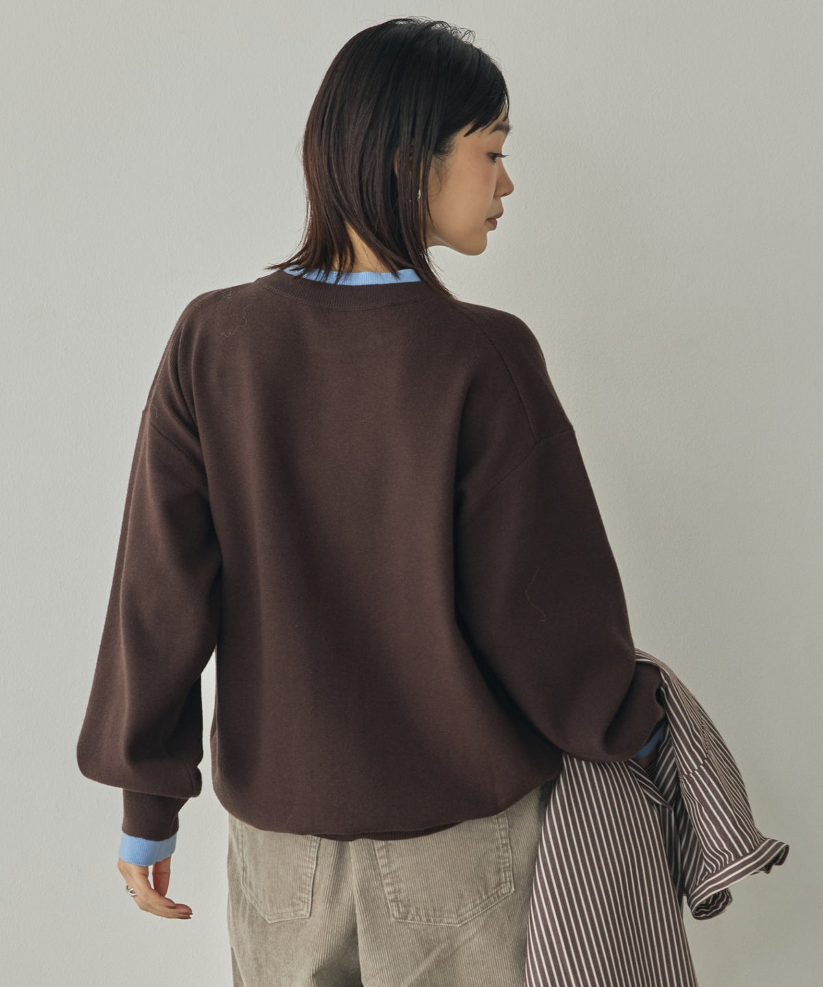 [ANTI-STATIC] YAWAMOCHI YARN CREW-NECK COLOR-BLOCK LAYERED KNIT