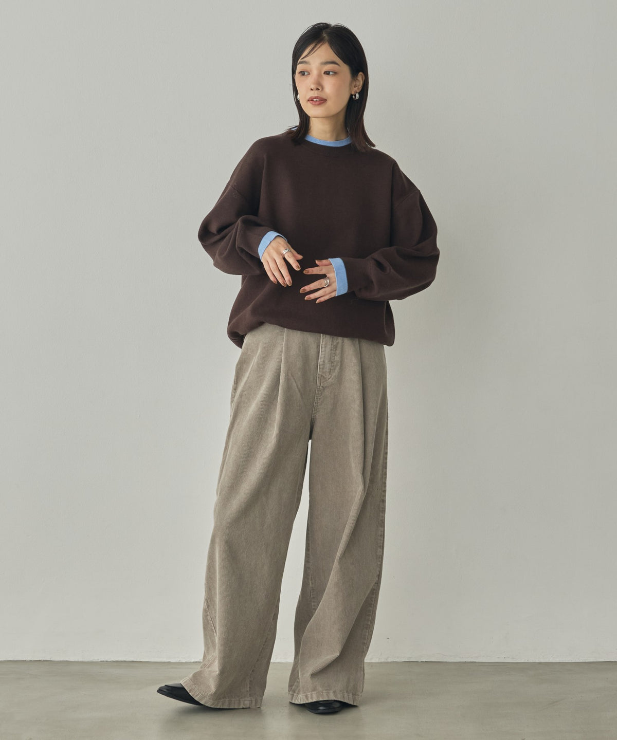 [ANTI-STATIC] YAWAMOCHI YARN CREW-NECK COLOR-BLOCK LAYERED KNIT