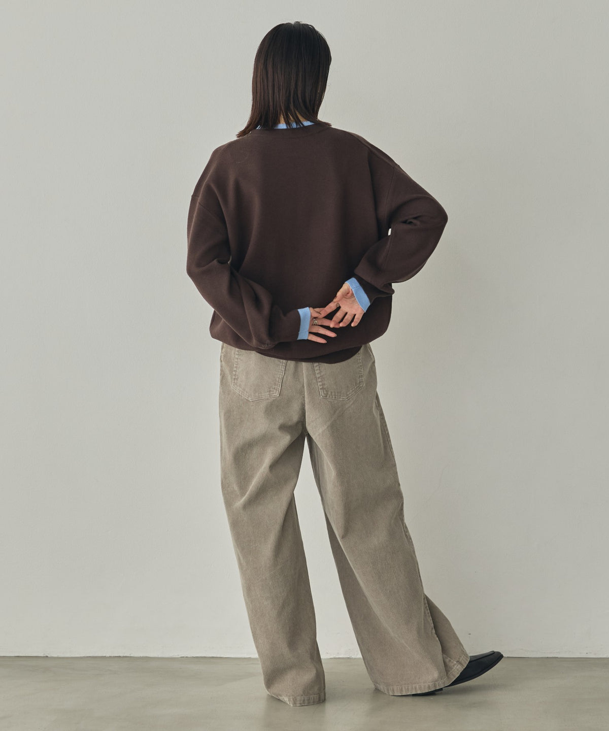 [ANTI-STATIC] YAWAMOCHI YARN CREW-NECK COLOR-BLOCK LAYERED KNIT