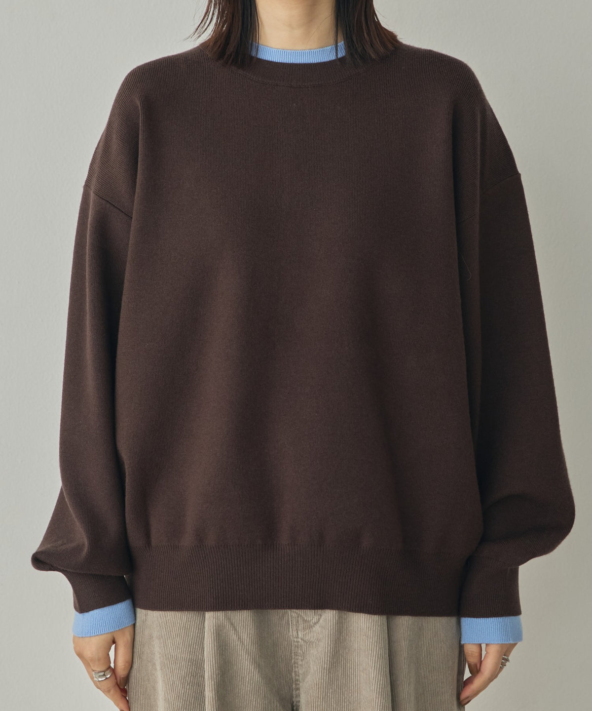 [ANTI-STATIC] YAWAMOCHI YARN CREW-NECK COLOR-BLOCK LAYERED KNIT