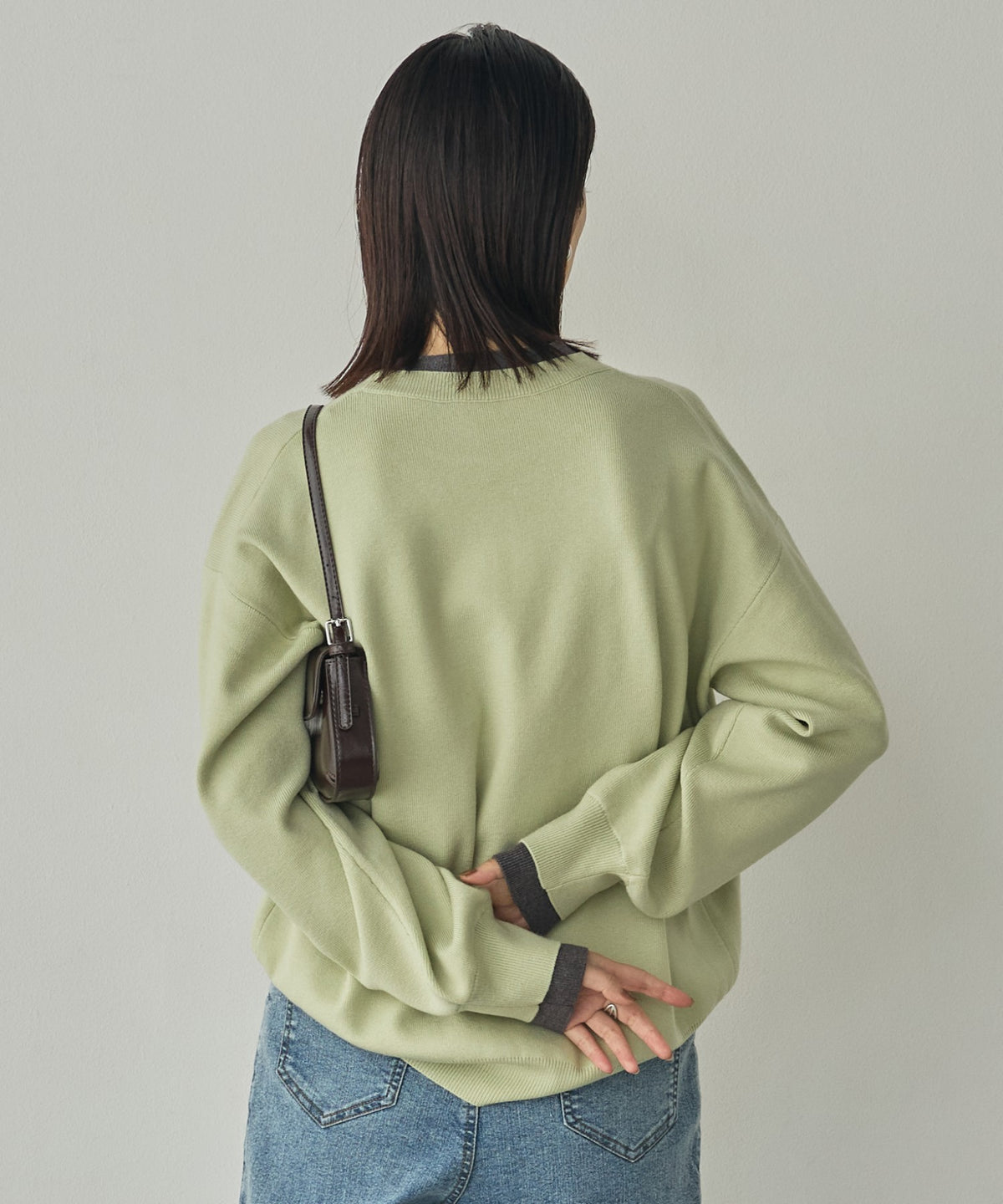 [ANTI-STATIC] YAWAMOCHI YARN CREW-NECK COLOR-BLOCK LAYERED KNIT
