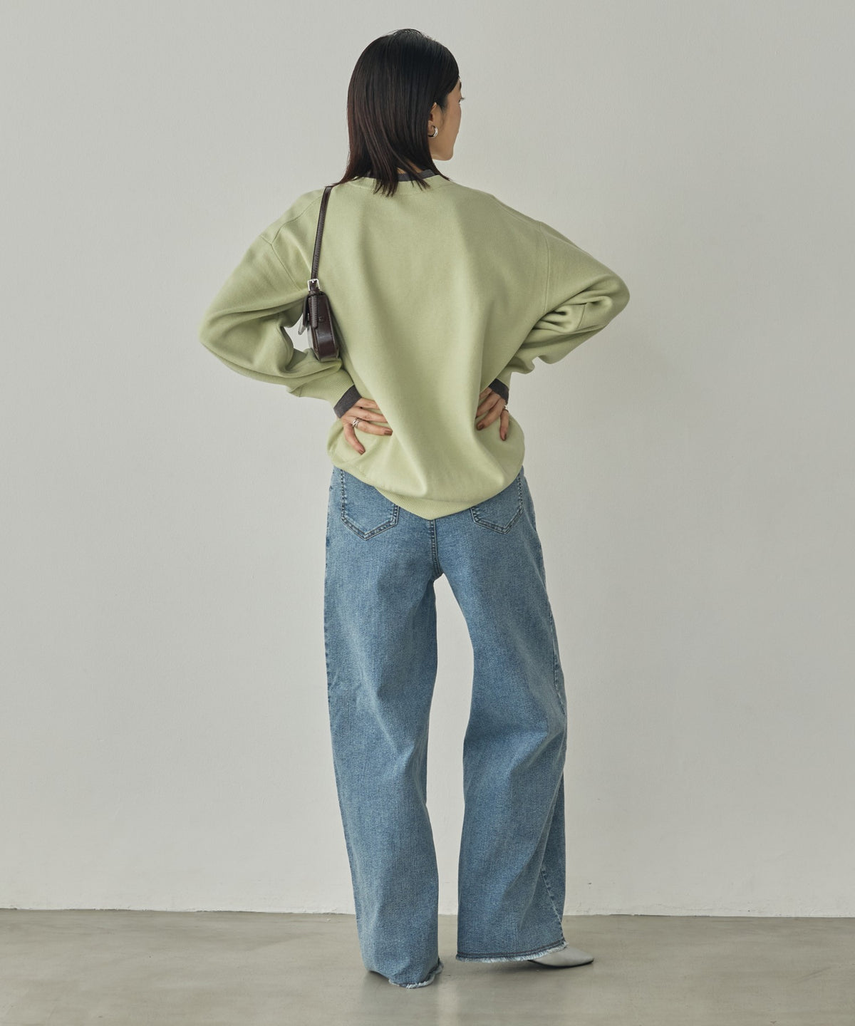 [ANTI-STATIC] YAWAMOCHI YARN CREW-NECK COLOR-BLOCK LAYERED KNIT