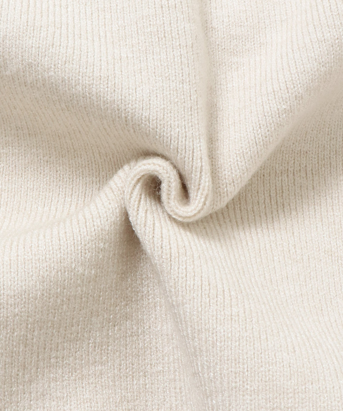 [ANTI-STATIC] YAWAMOCHI YARN CREW-NECK COLOR-BLOCK LAYERED KNIT