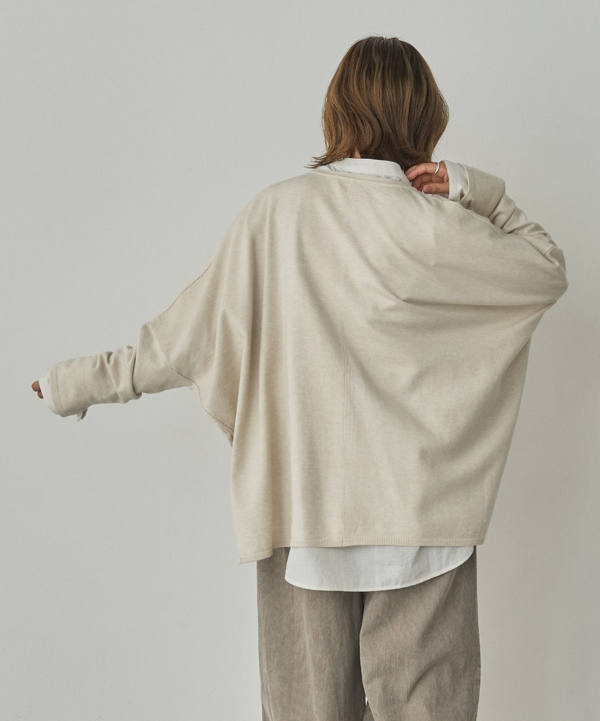 [ANTI-STATIC] SOFT AND PUFFY YARN OVER-THE-SHOULDER DOLMAN KNIT