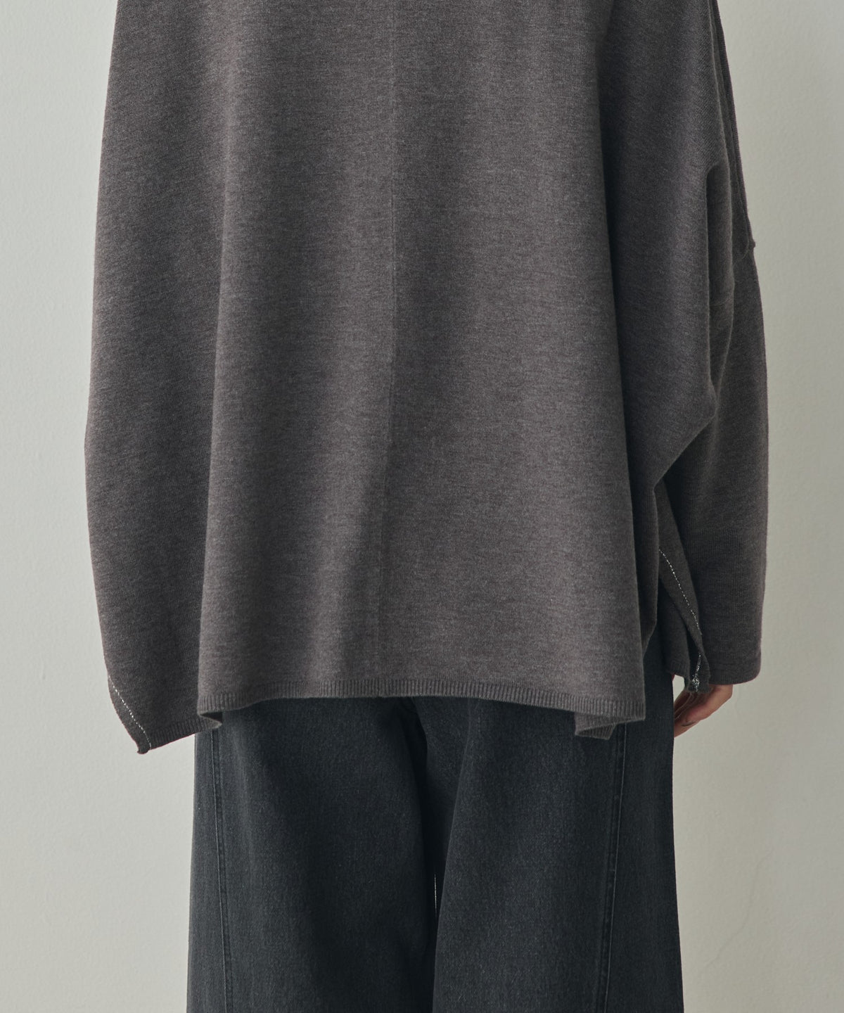 [ANTI-STATIC] SOFT AND PUFFY YARN OVER-THE-SHOULDER DOLMAN KNIT