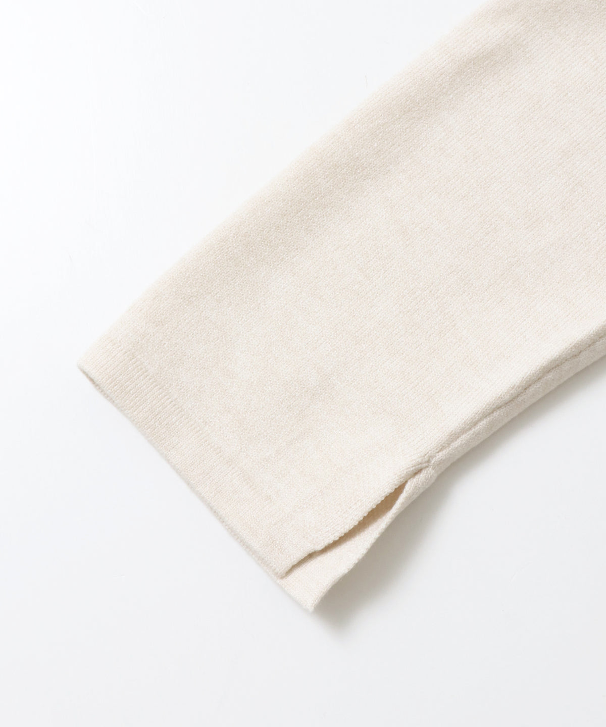 [ANTI-STATIC] SOFT AND PUFFY YARN OVER-THE-SHOULDER DOLMAN KNIT