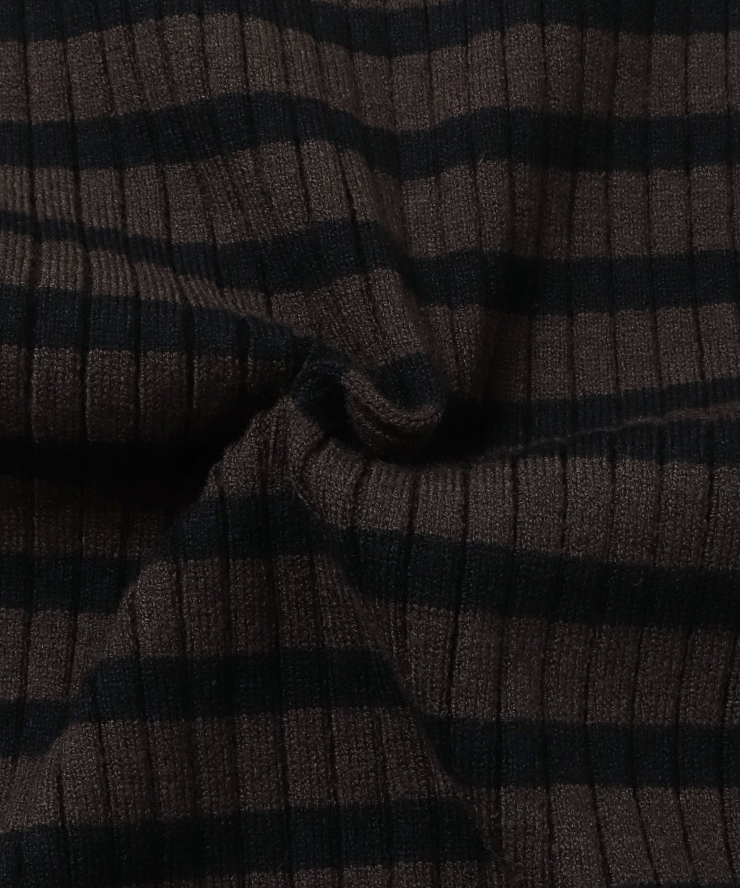 [PRE-ORDER][ANTI-STATIC] YAWAMOCHI YARN TURTLENECK JUMPER