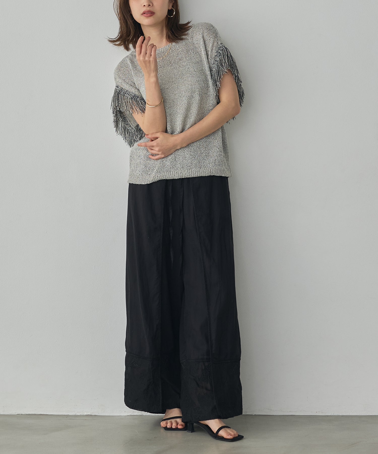 SEQUINED FRINGE-SLEEVE KNIT