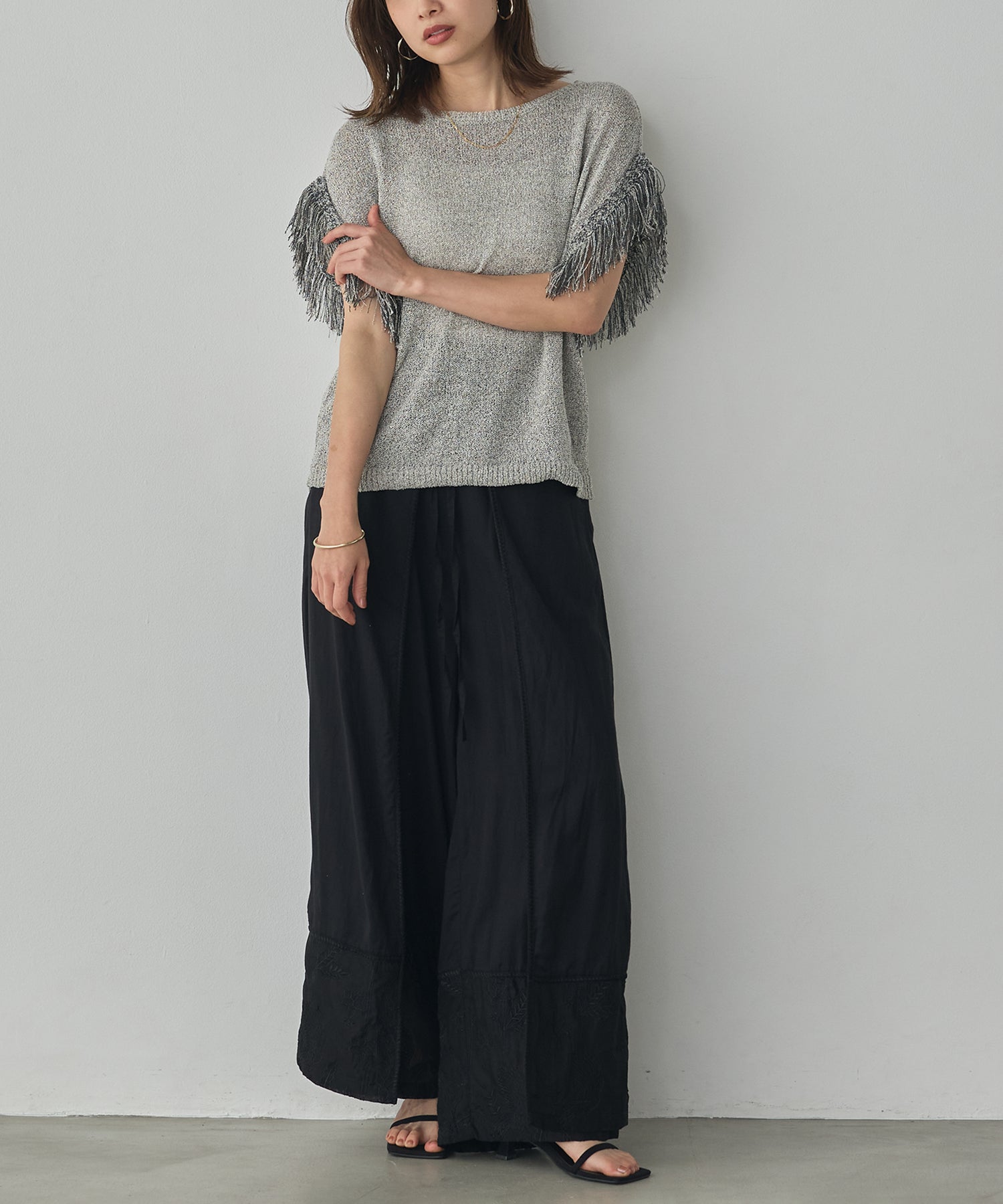 SEQUINED FRINGE-SLEEVE KNIT