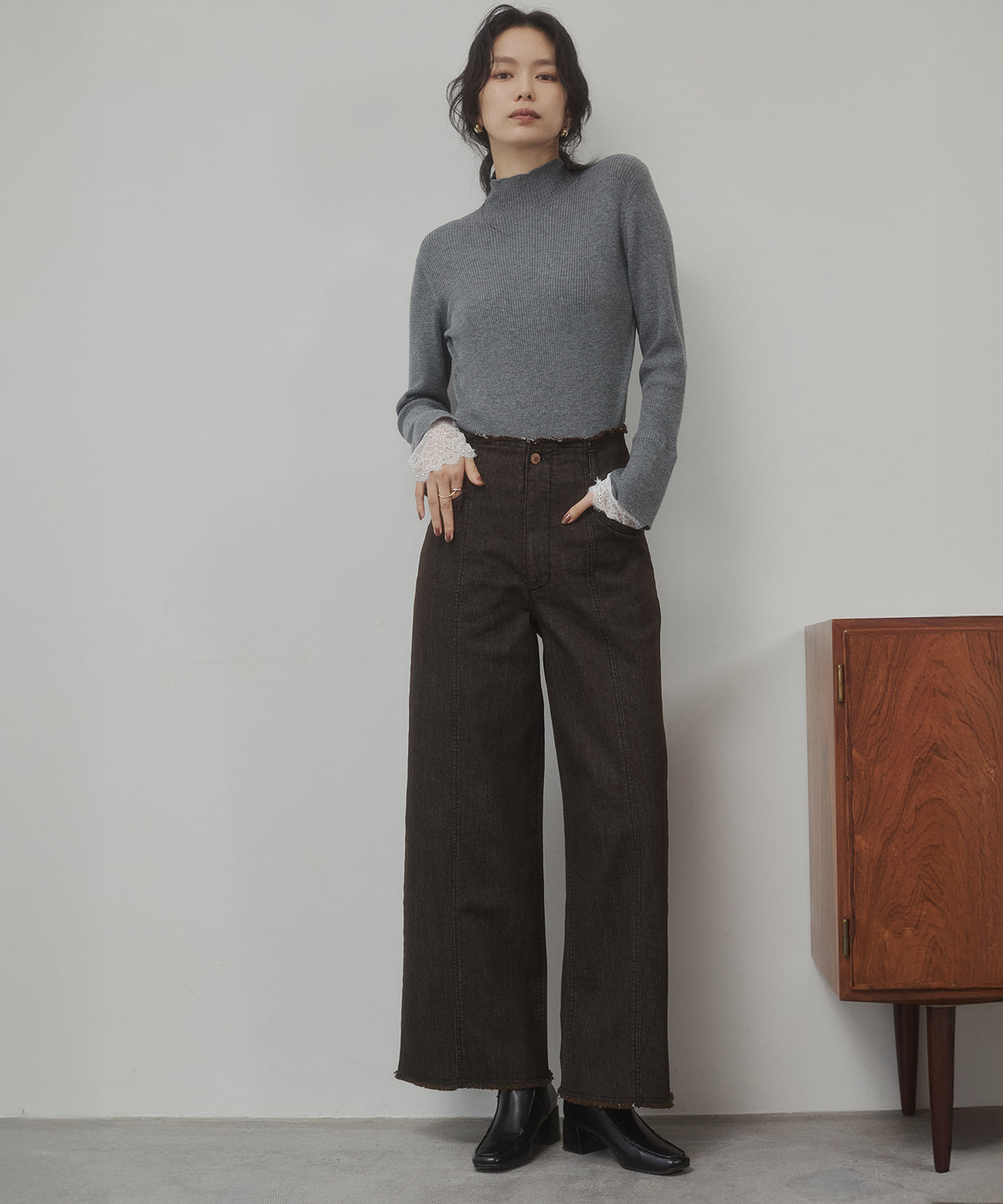 LACE-TRIMMED DOCKING KNIT