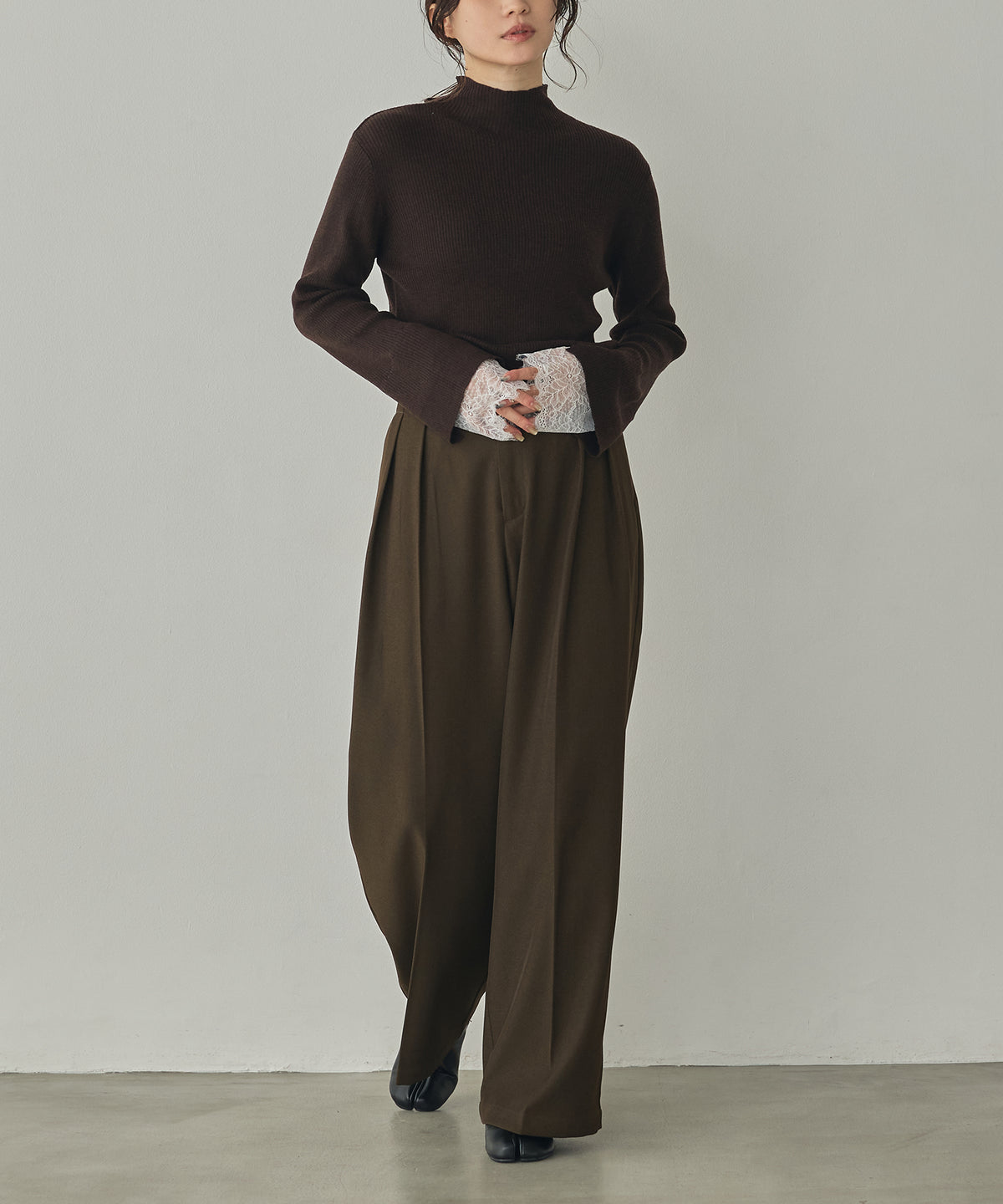 LACE-TRIMMED DOCKING KNIT