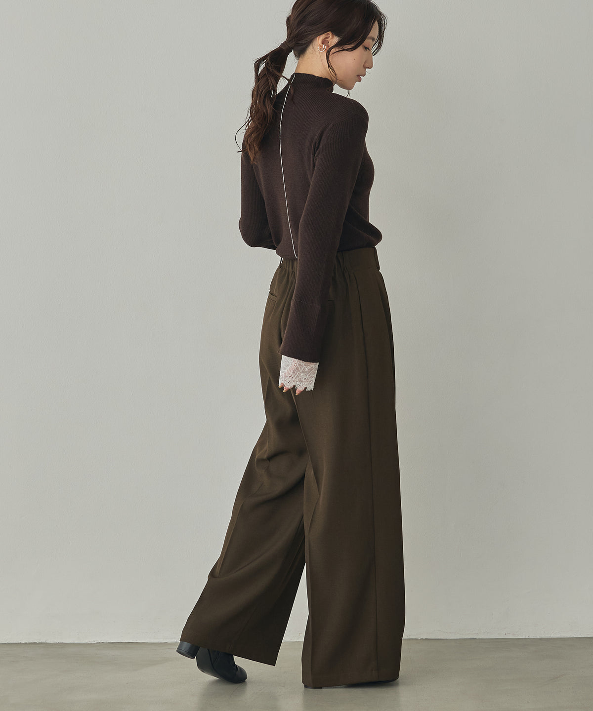 LACE-TRIMMED DOCKING KNIT