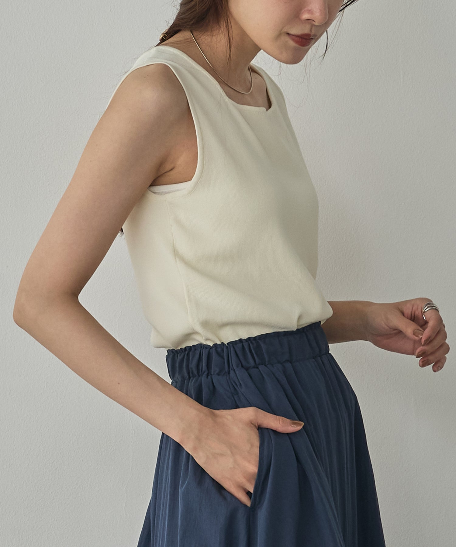 REVERSIBLE 2-WAY KNIT TANK TOP