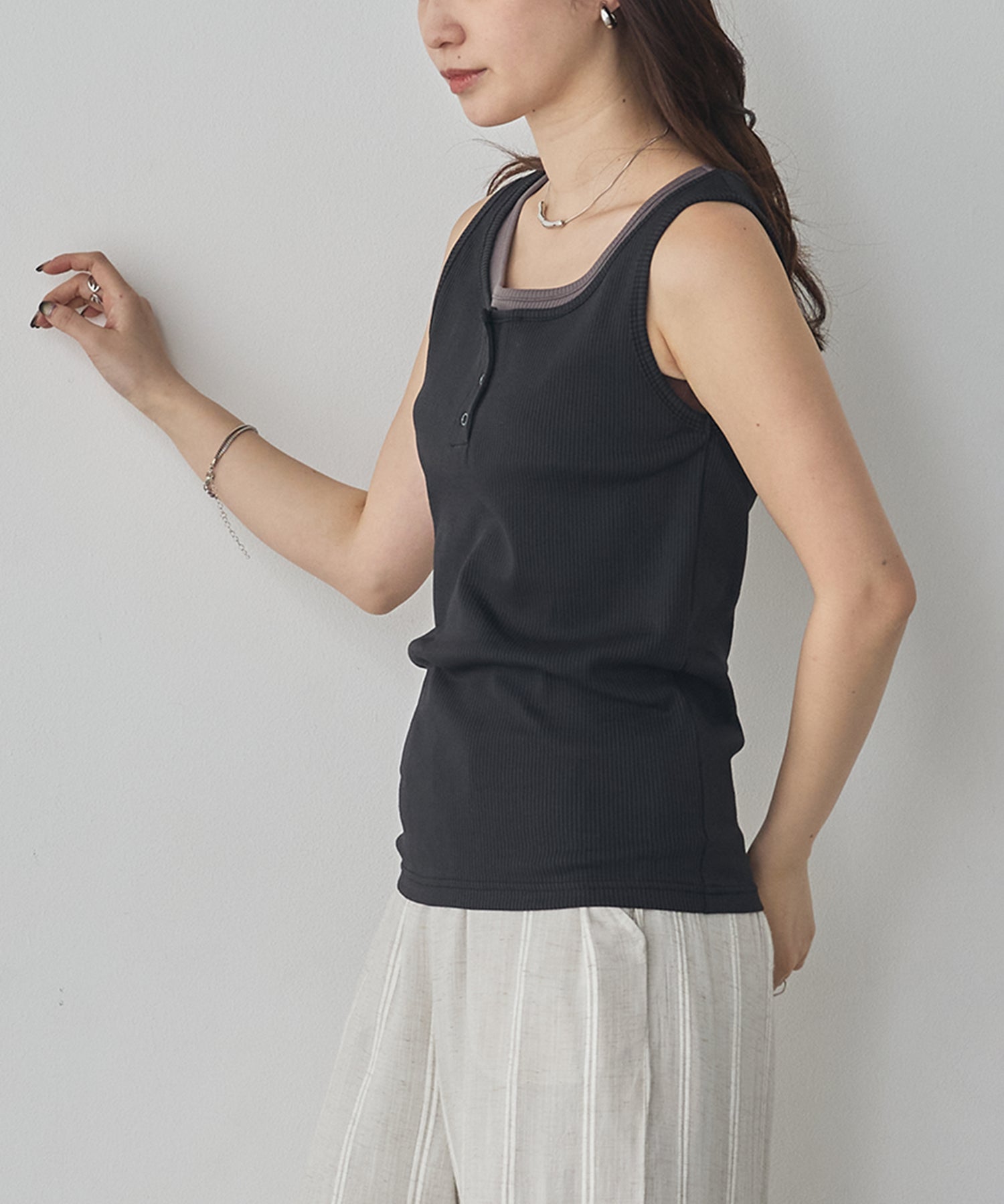 LAYERED RIBBED TANK TOP