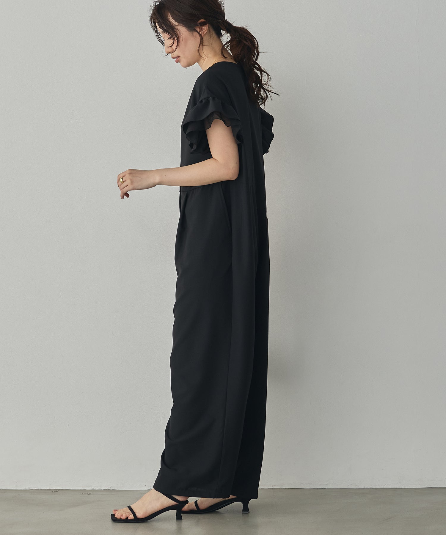 LINEN-LIKE RUFFLE-SLEEVE JUMPSUIT