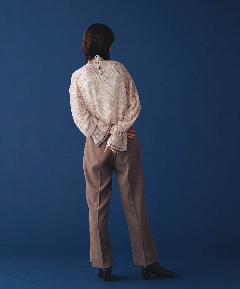 ドット柄シャーリングネックブラウス | 上品 きれいめ ボリューム袖 入学式 卒業式