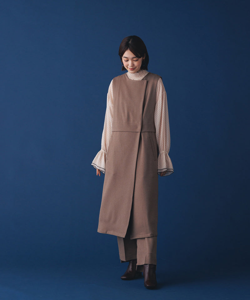 ドット柄シャーリングネックブラウス | 上品 きれいめ ボリューム袖 入学式 卒業式